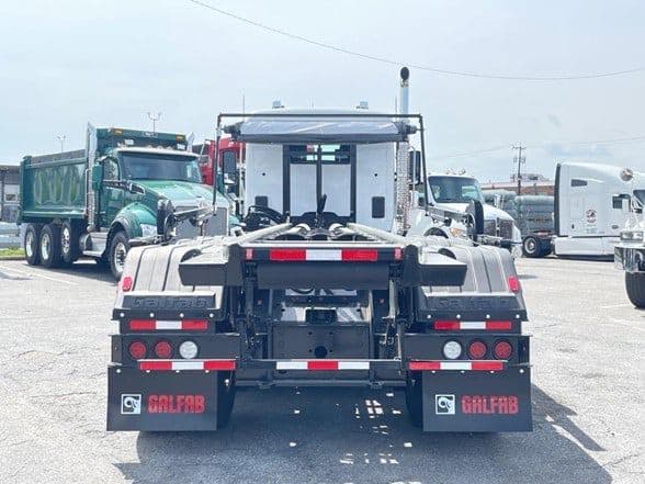 2025 Kenworth T880 image 10