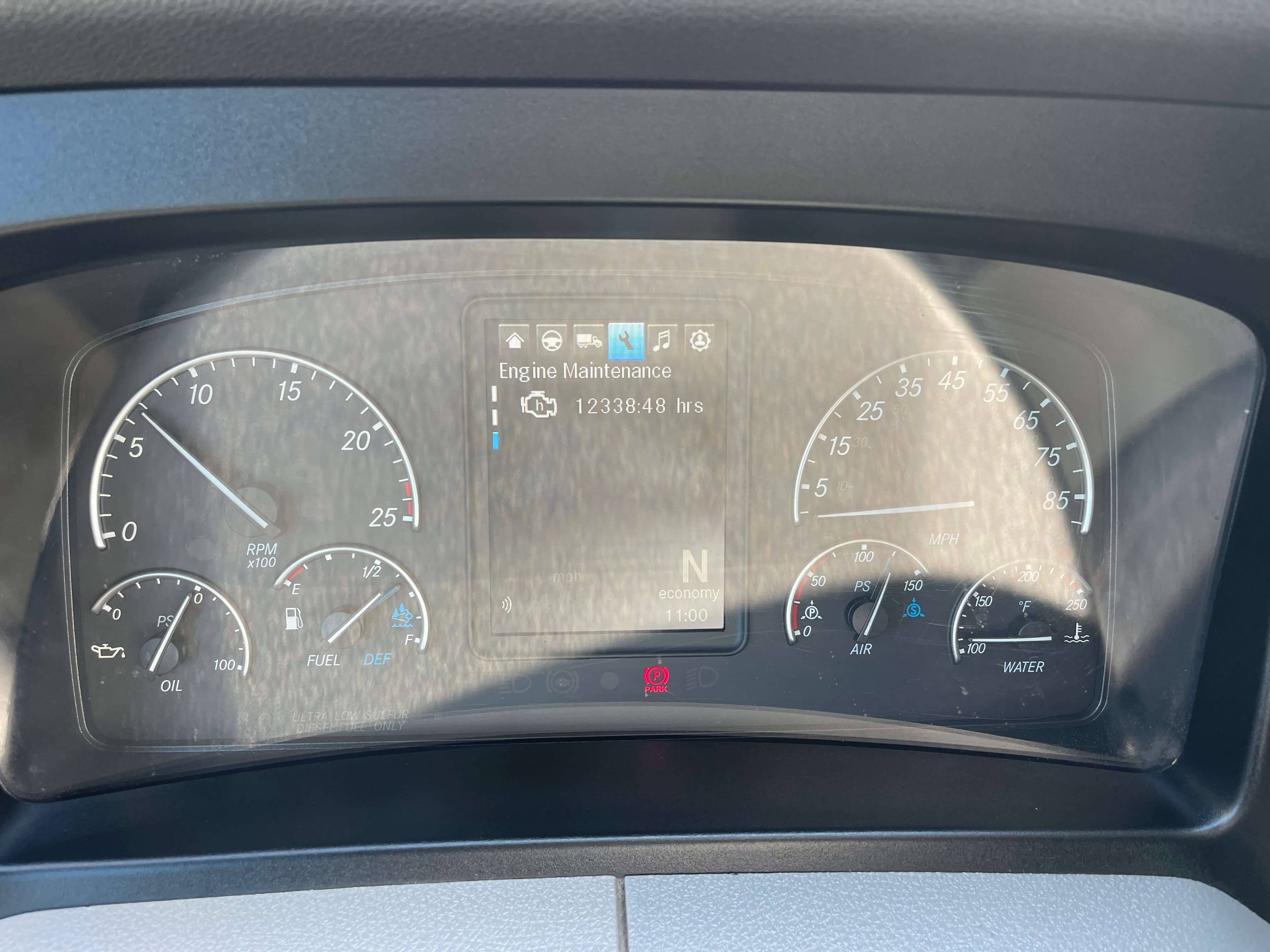 2022 Freightliner Cascadia 126 image 14