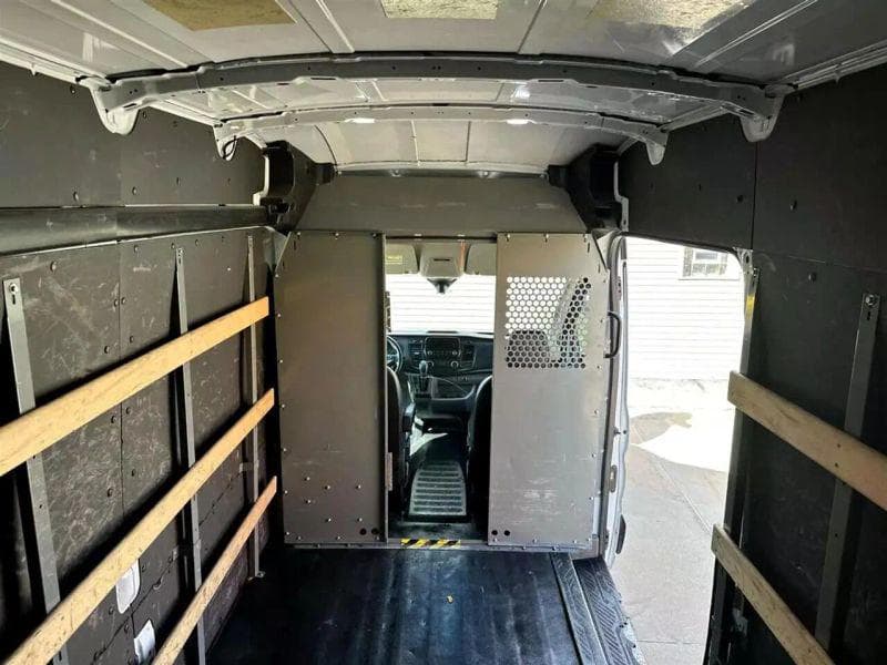 2021 Ford CF8000 image 19