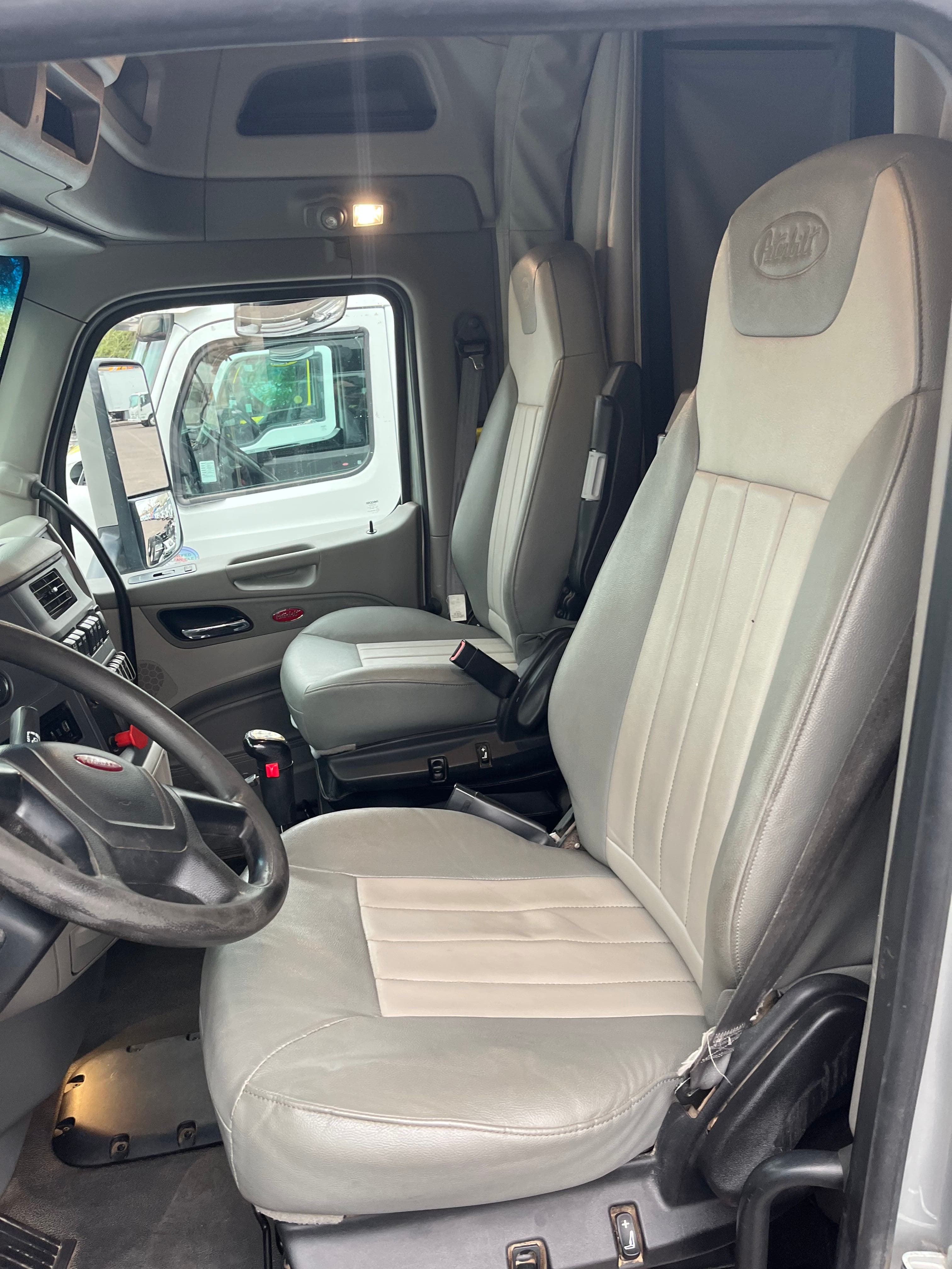 2021 Peterbilt 567 image 9