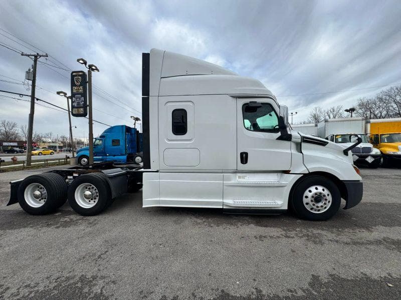 2020 Freightliner Cascadia image 4