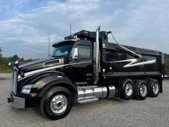 2023 Kenworth T880 image 3