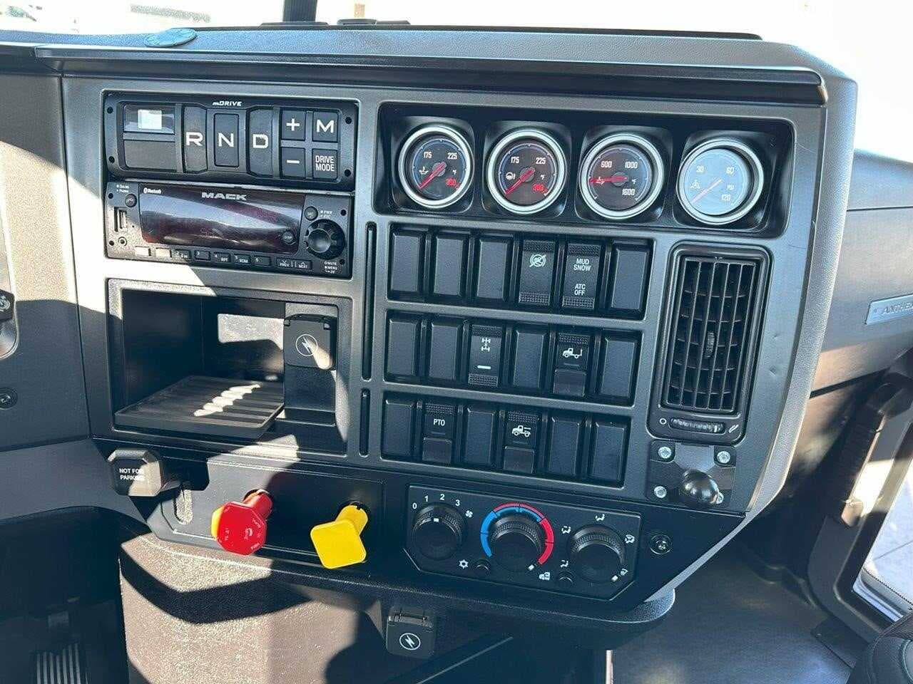 Used 2022 MACK ANTHEM Conventional - Day Cab  image 14