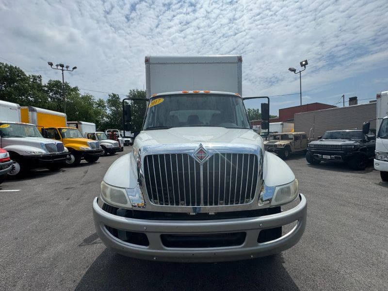 2017 International 4300 image 1