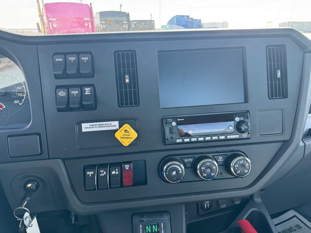 New 2026 KENWORTH T380 image 9