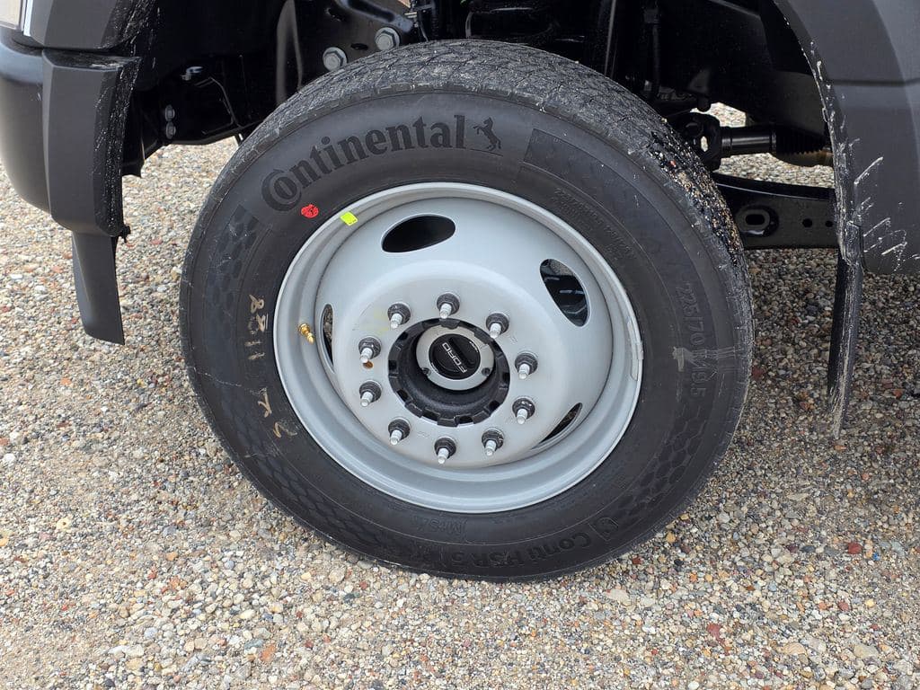 2026 Ford F-450SD XL DRW image 17