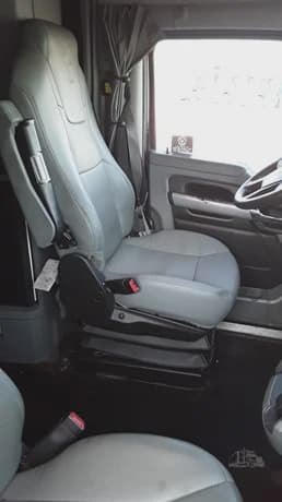 2021 Kenworth T680 image 5