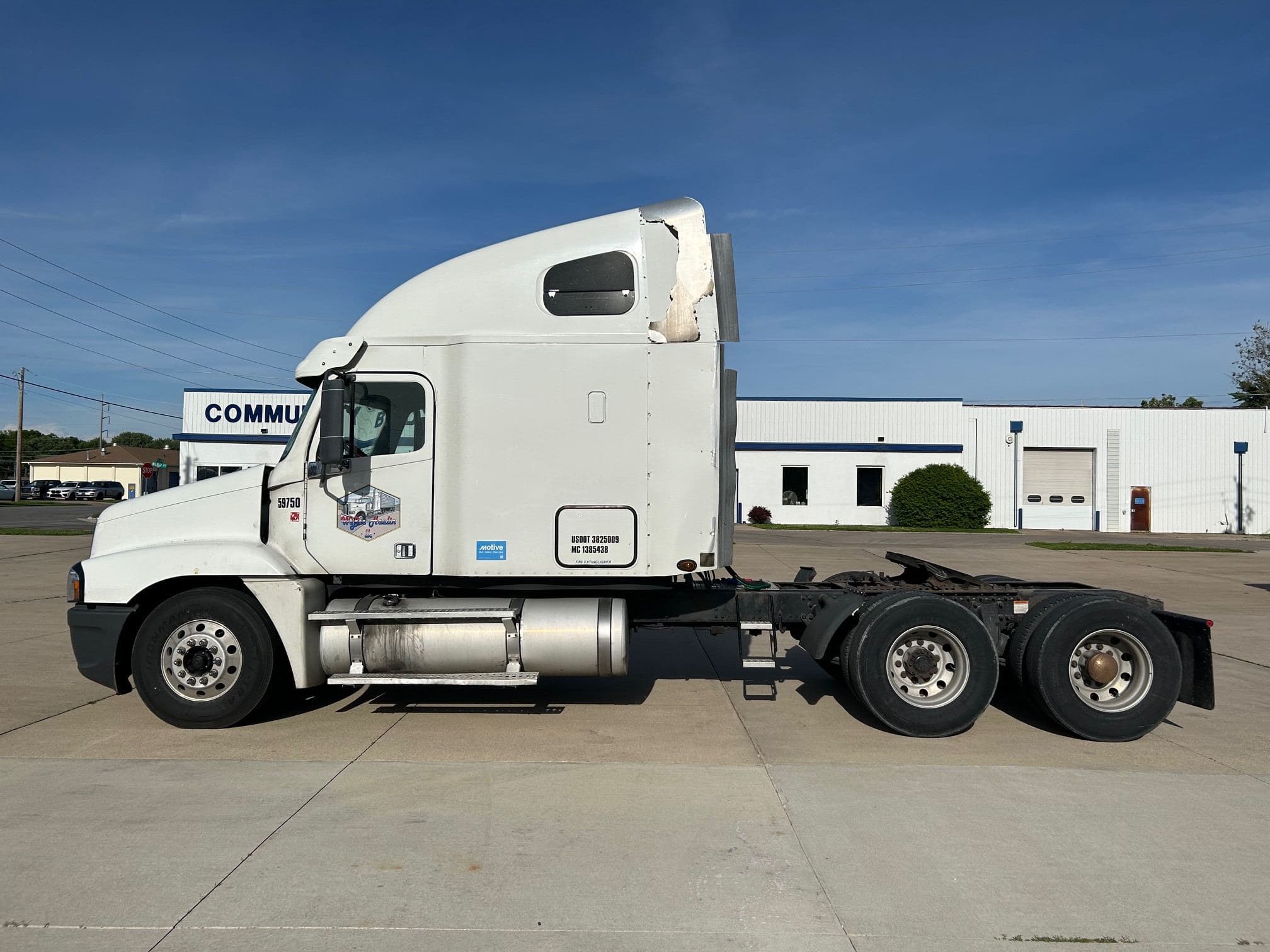 2007 Freightliner ST120 image 2