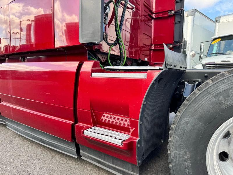 2021 Volvo VNL image 54