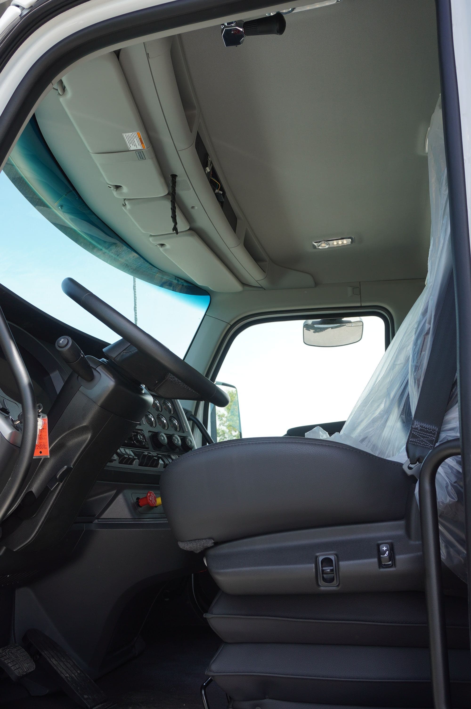 2025 Kenworth T880 STK#6116C image 13