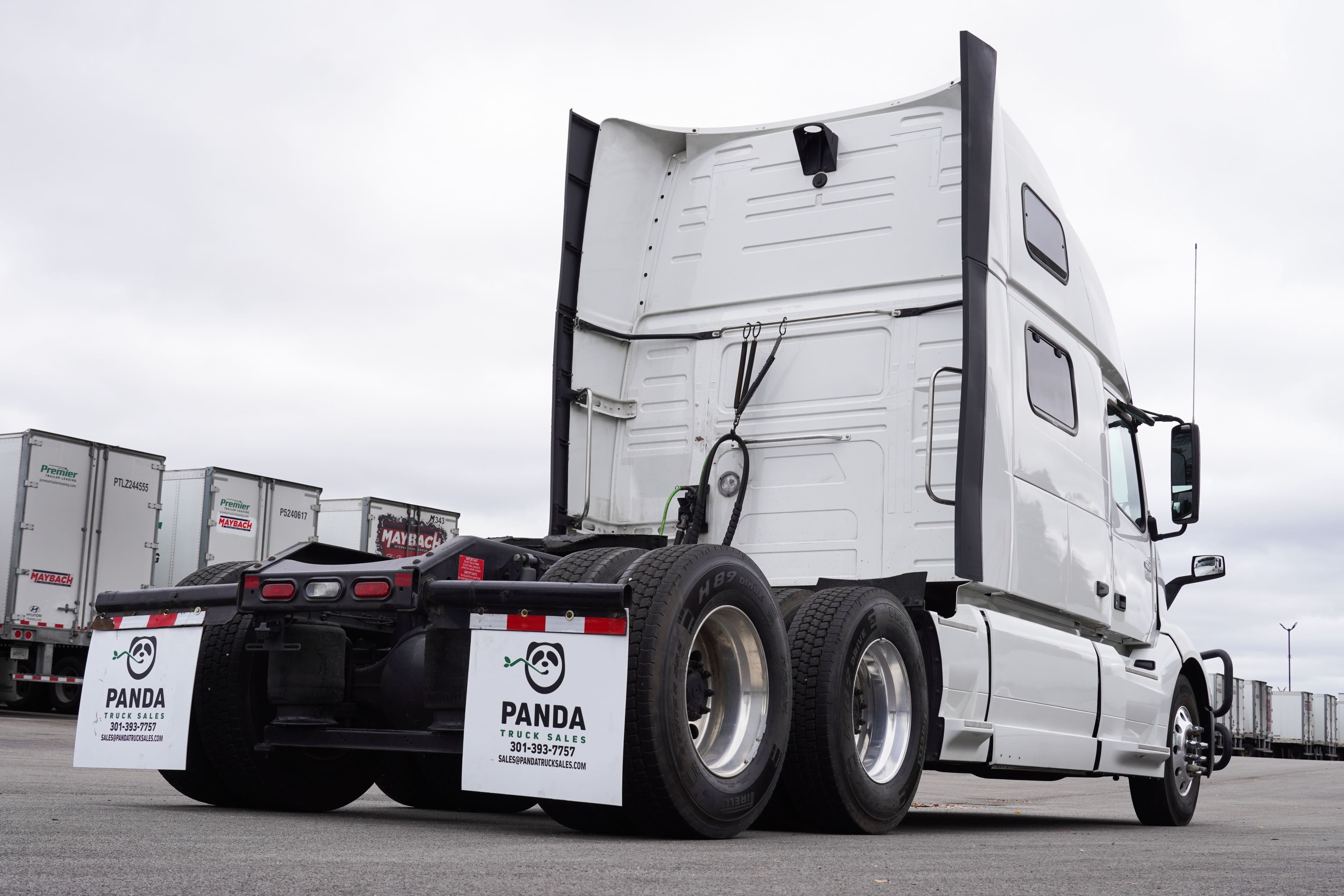 2022 Volvo VNL image 3