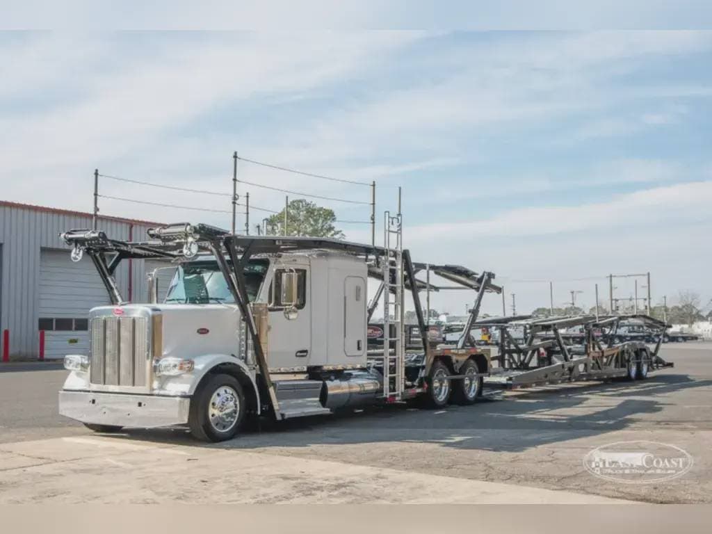 2025 Peterbilt 589 image 12