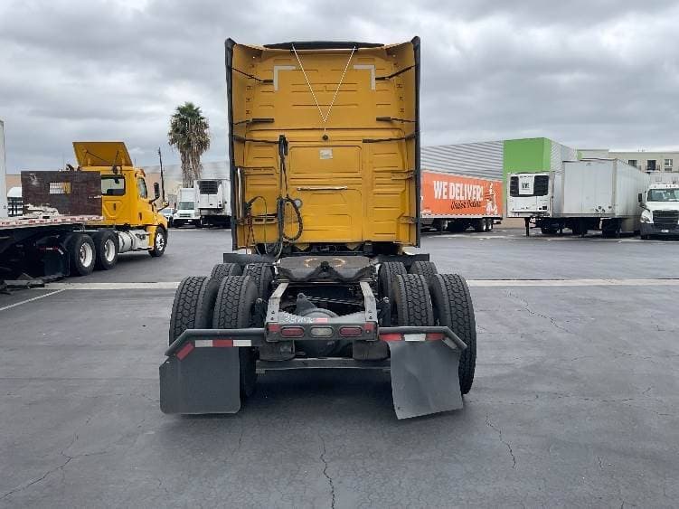 2022 Volvo VNL image 6