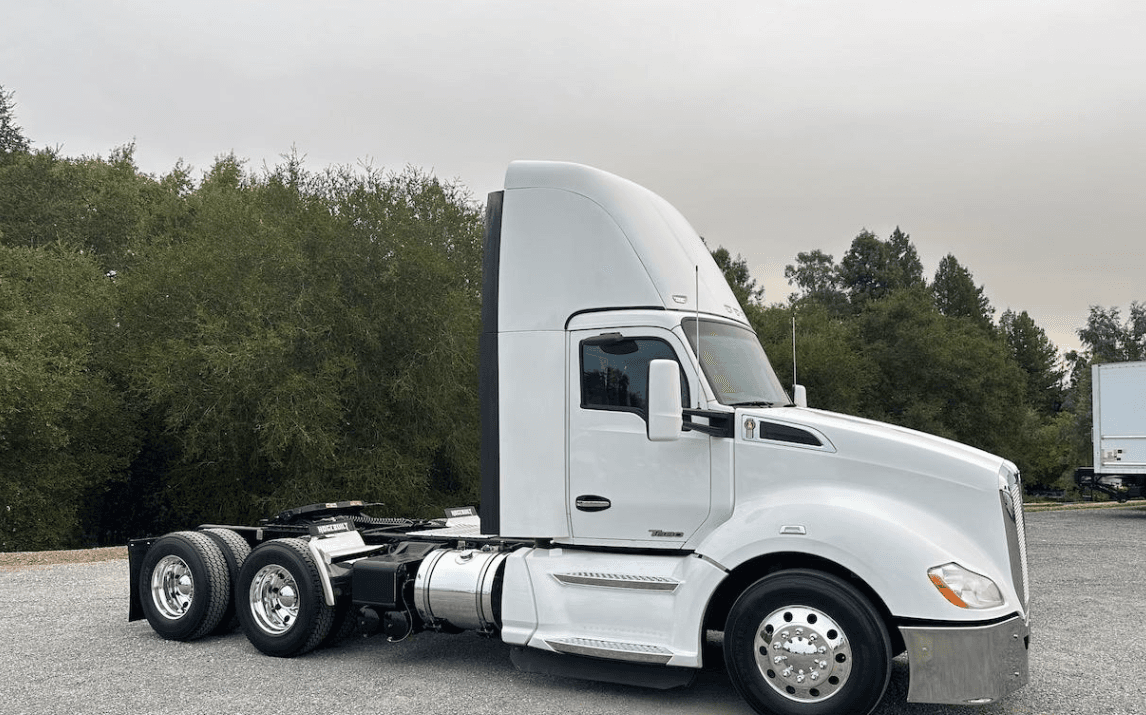 2020 Kenworth T680 image 2