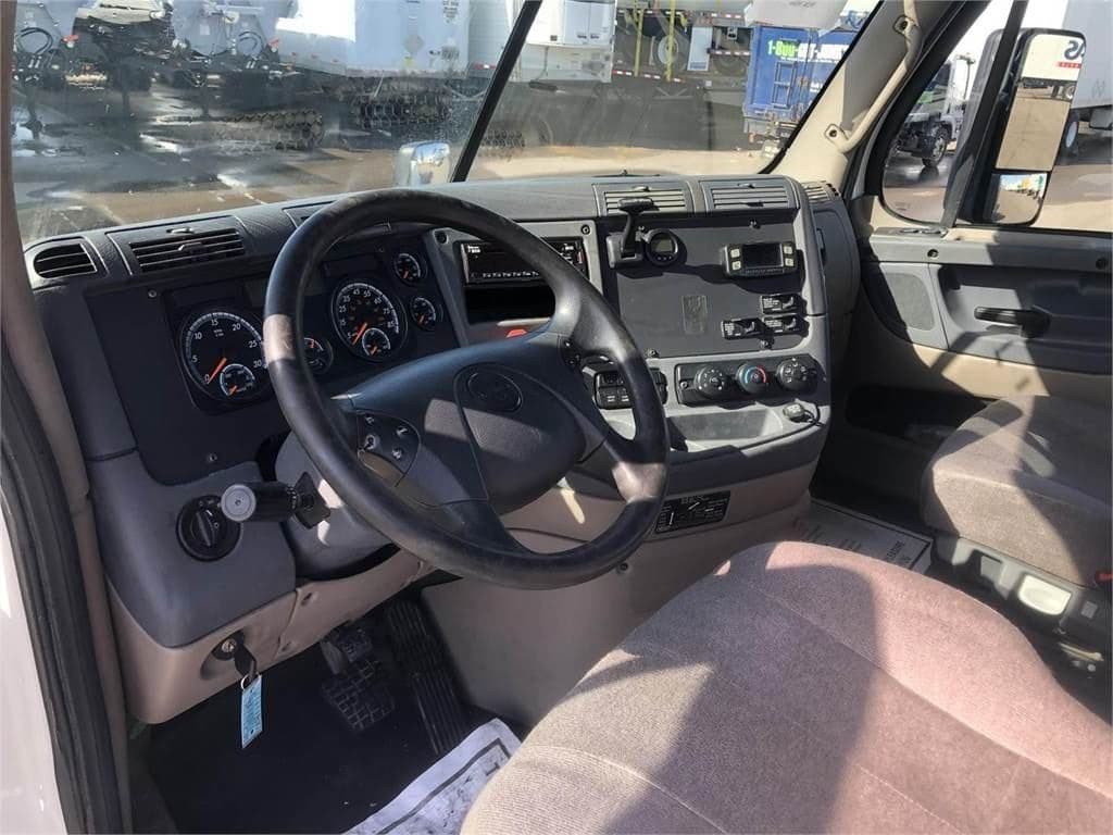 2018 Freightliner Cascadia image 8