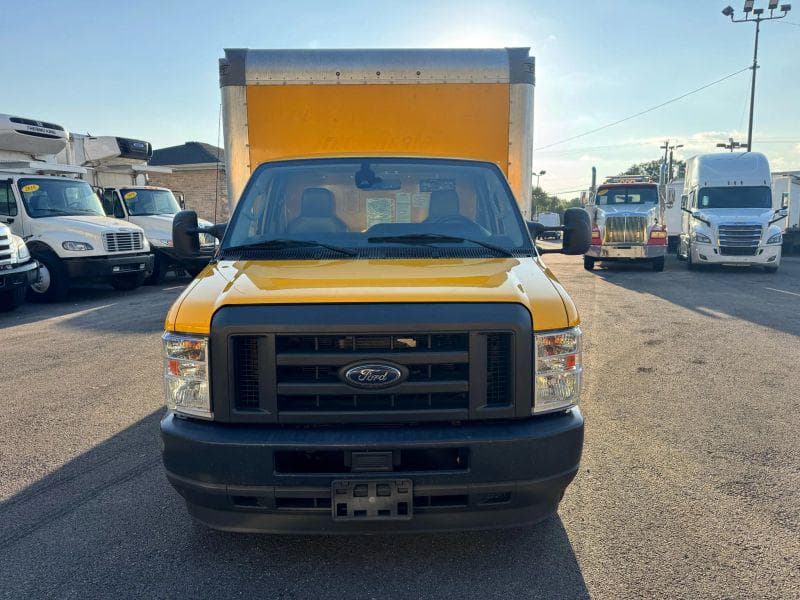 2022 Ford CF8000 image 1