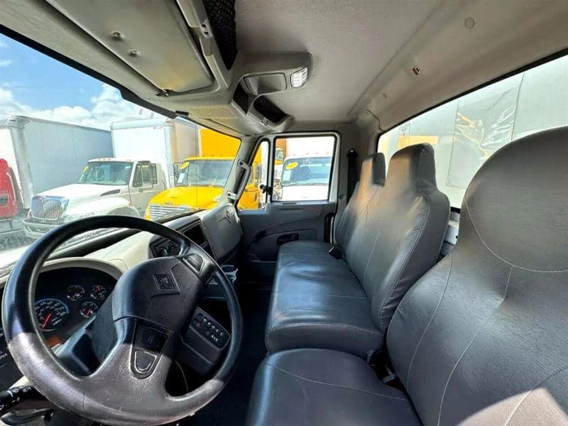2019 International 4300 image 17