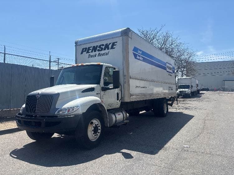 2022 International MV607 Box Truck - 220HP, 6 Speed Automatic, Roll up Door image 3