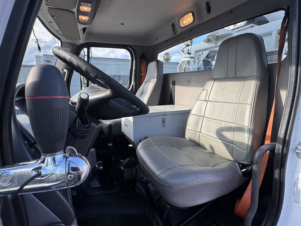 2016 Freightliner M2 106 image 63