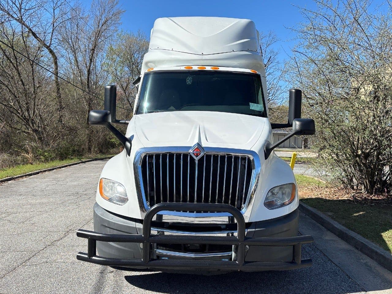 2018 International LT625 image 21