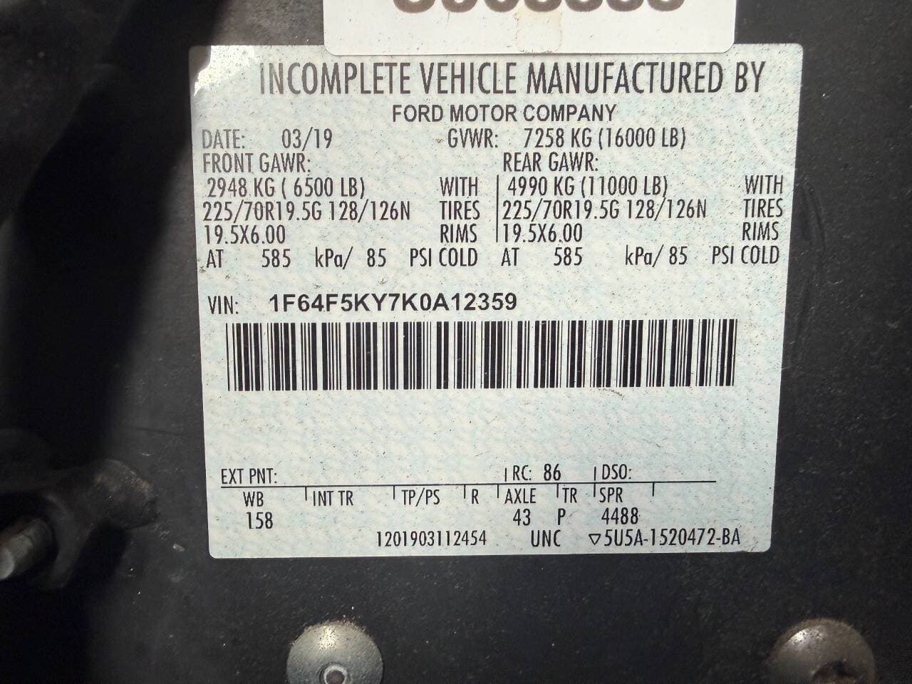 2019 Ford Stripped Chassis image 11