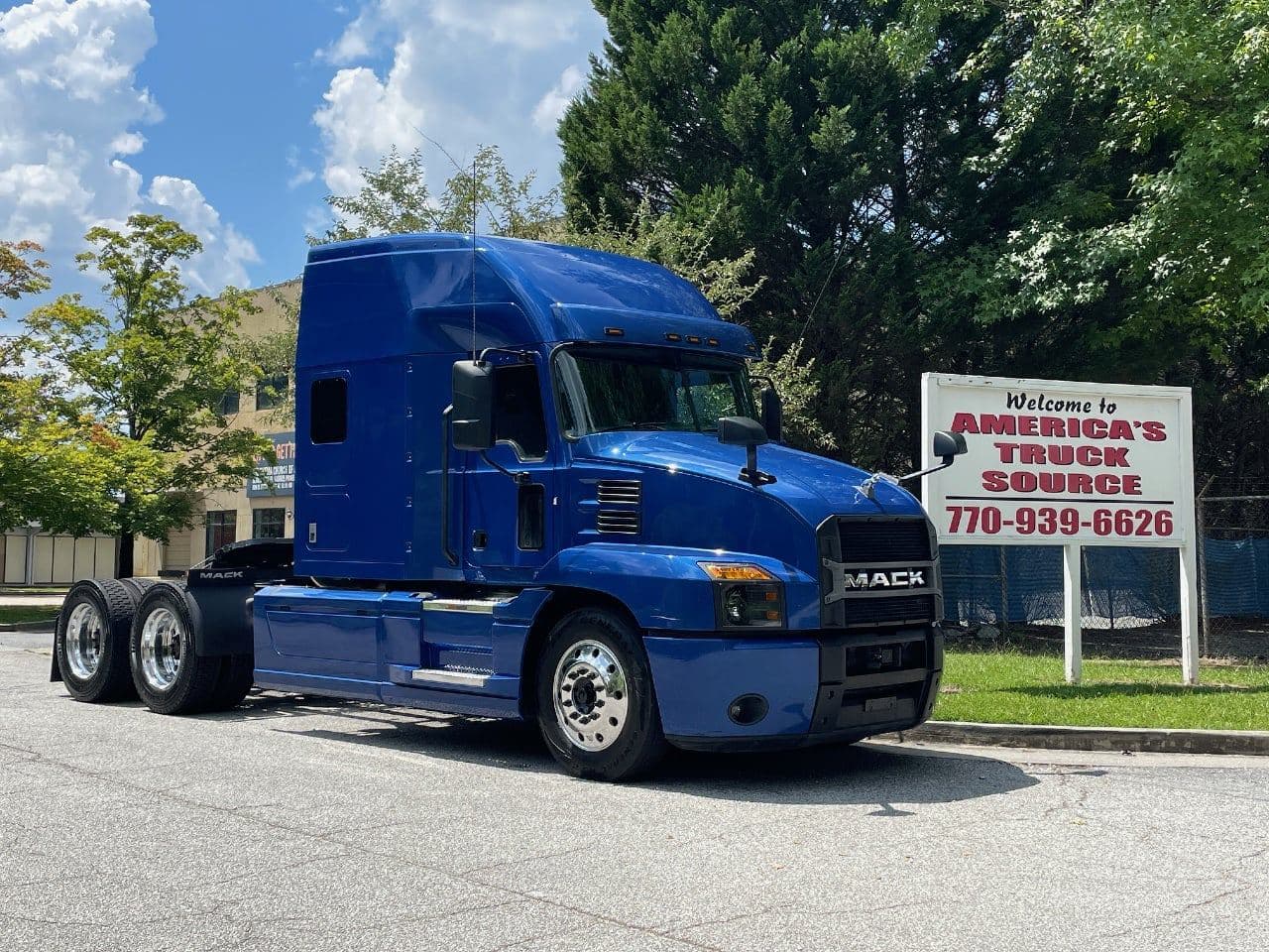 2019 Mack Anthem image 1