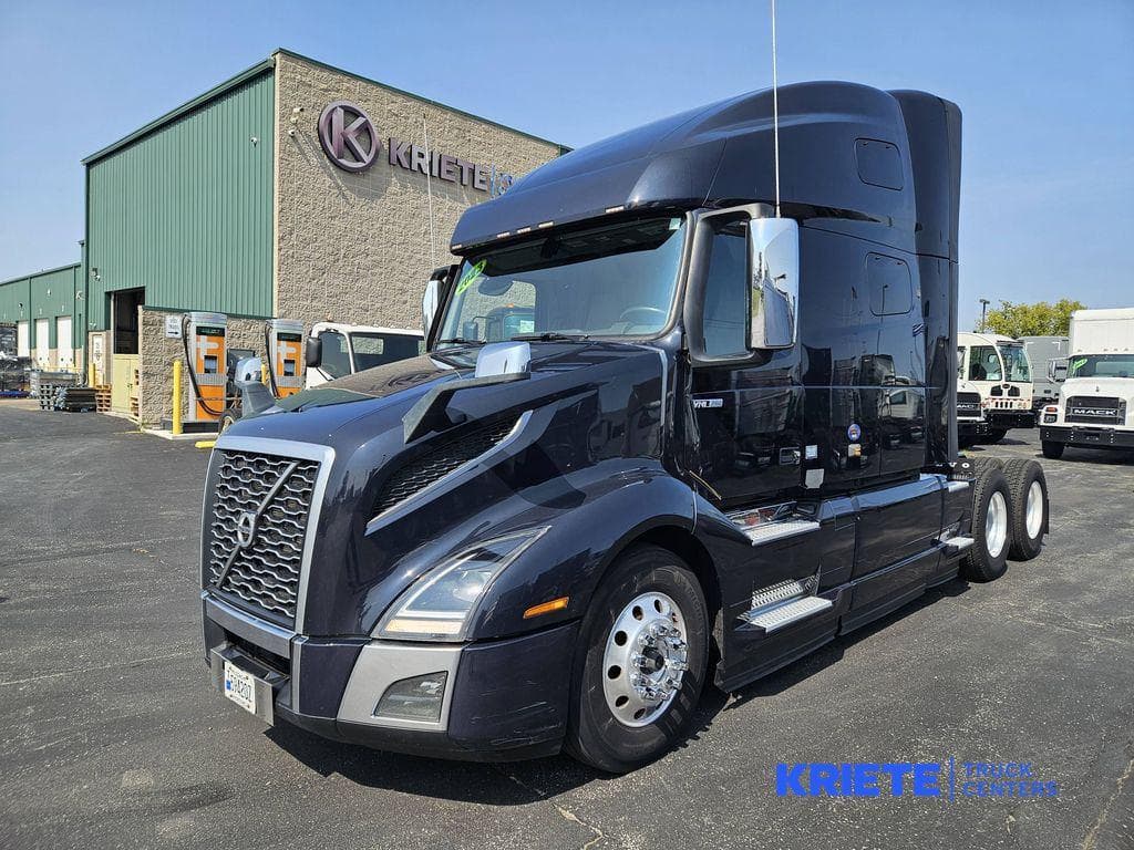 2023 Volvo VNL image 1