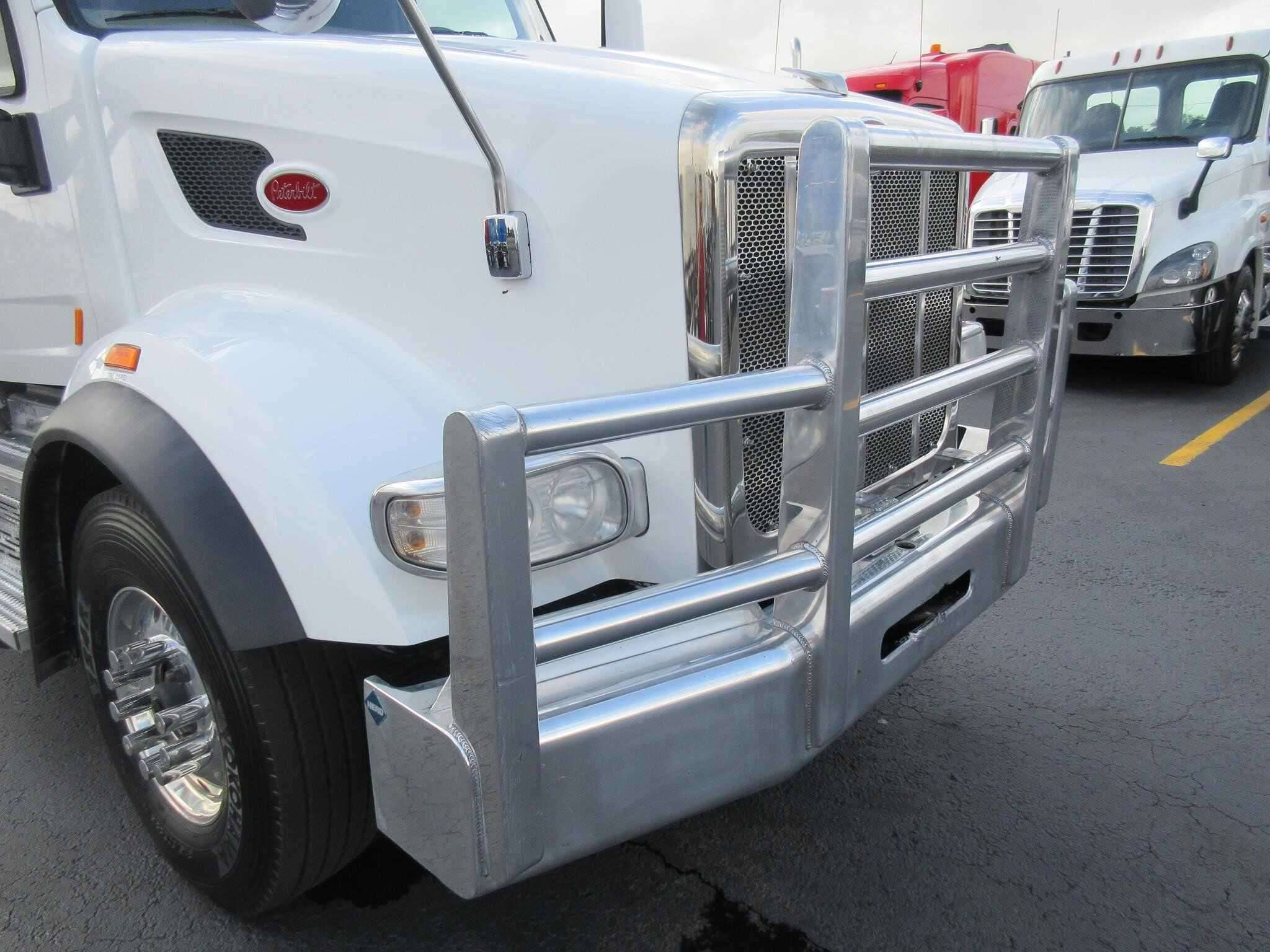 2019 Peterbilt 567 image 4