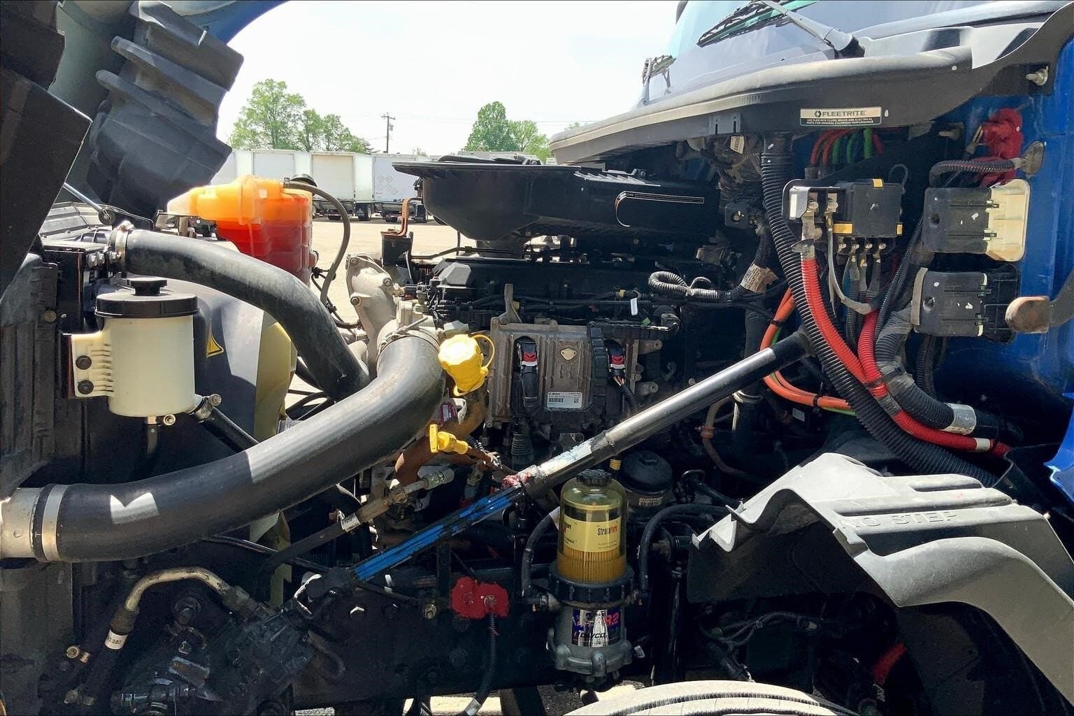 2022 International LT625 Sleeper Semi Truck - 73" Raised Roof Sleeper, A26 450HP, 12 Speed image 7