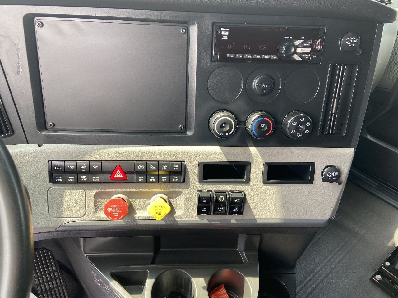 2020 Freightliner Cascadia image 10