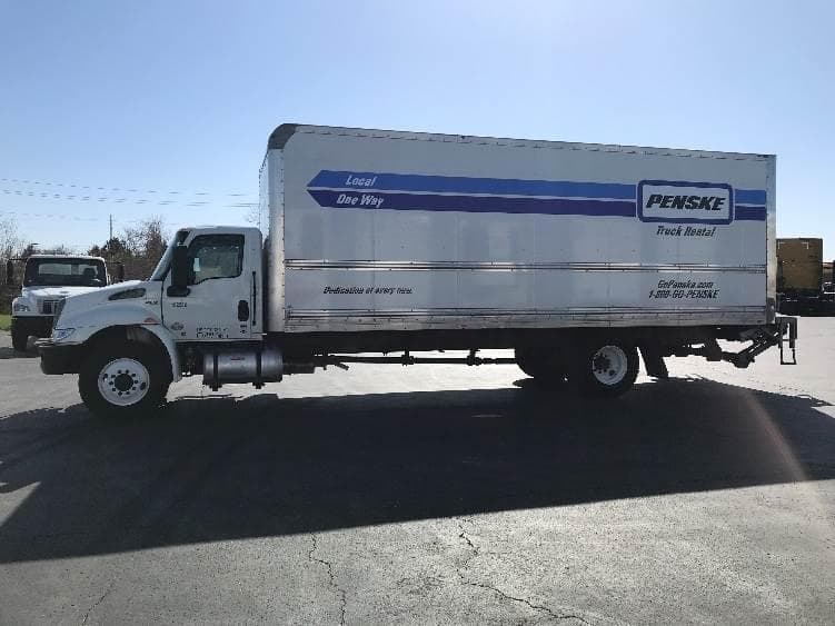 2022 International MV607 Box Truck - 220HP, 6 Speed Automatic, Roll up Door image 4