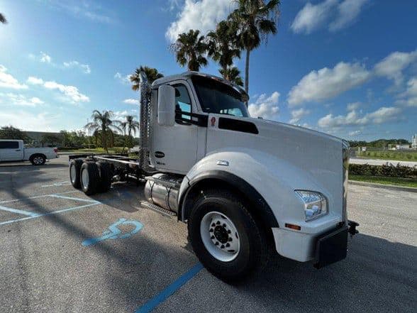 2024 Kenworth T880 image 7