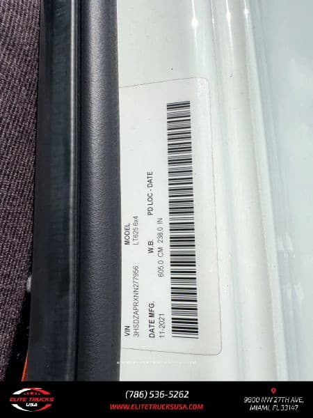 2022 International LT625 image 30