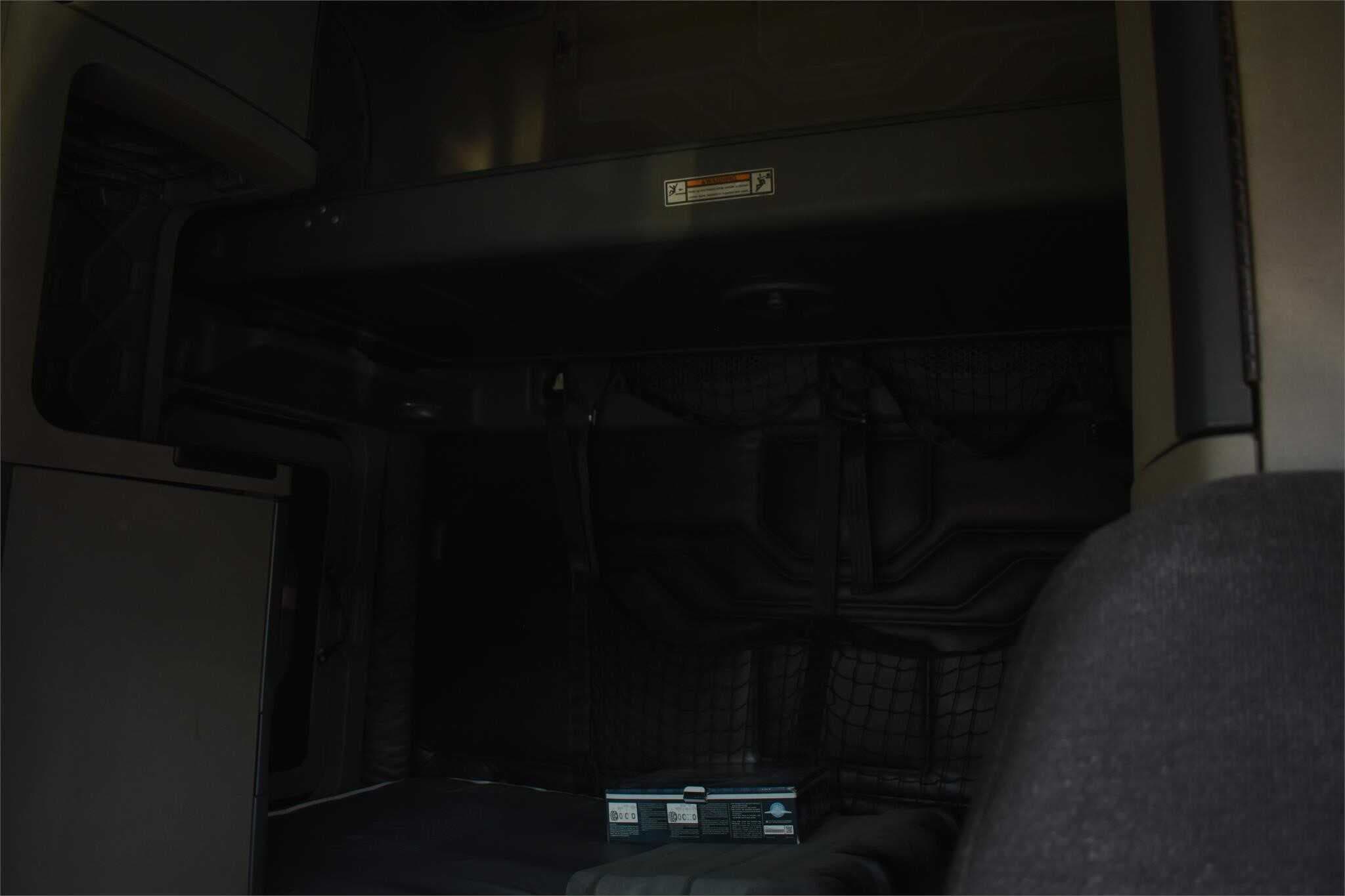 2013 Freightliner Cascadia 125 image 3