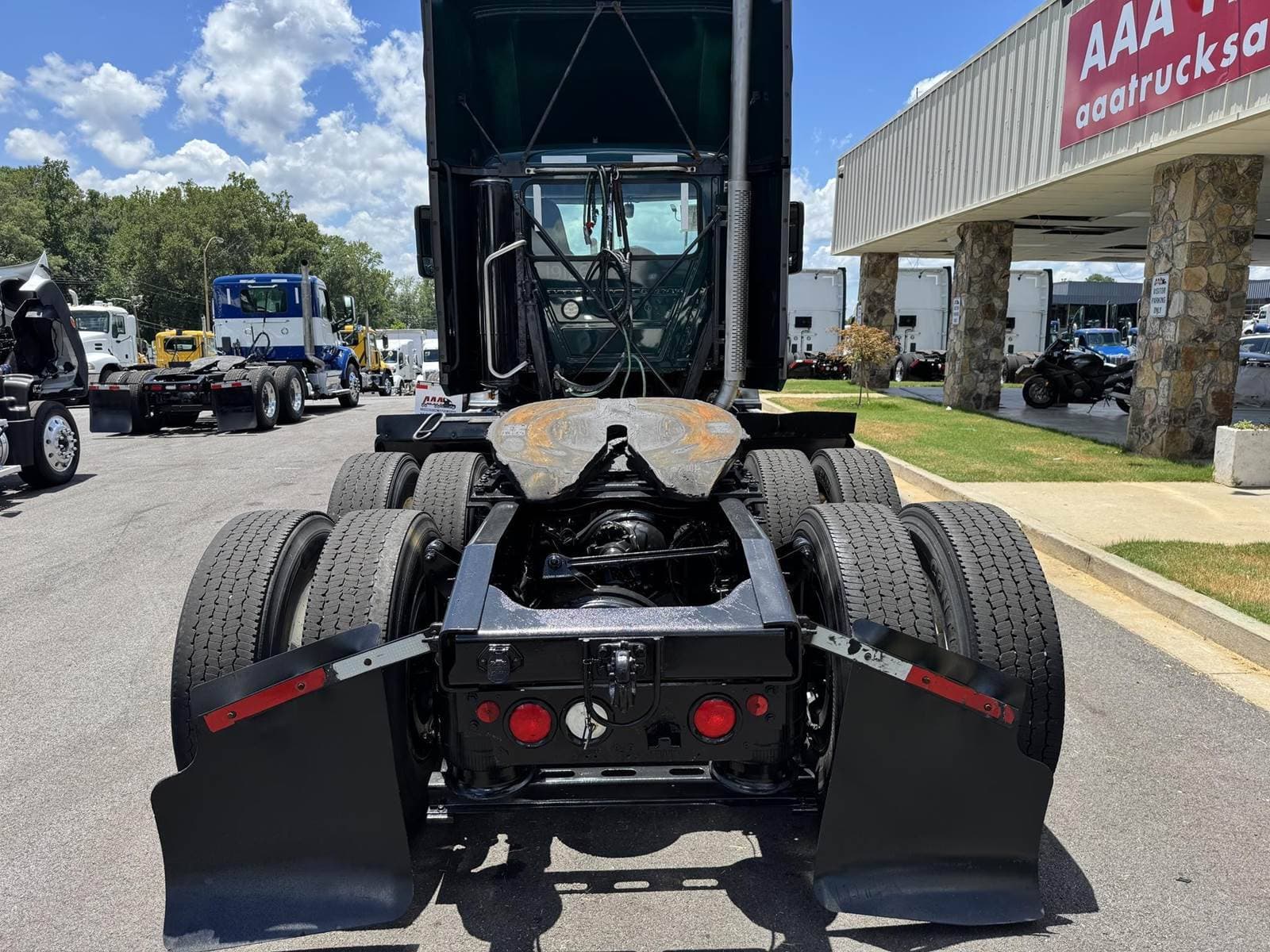 2020 Mack Anthem 64T Sleeper Semi Truck - MP8 415HP image 10