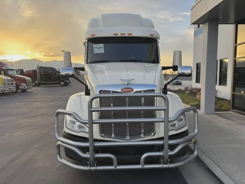 2022 Peterbilt 579 image 5