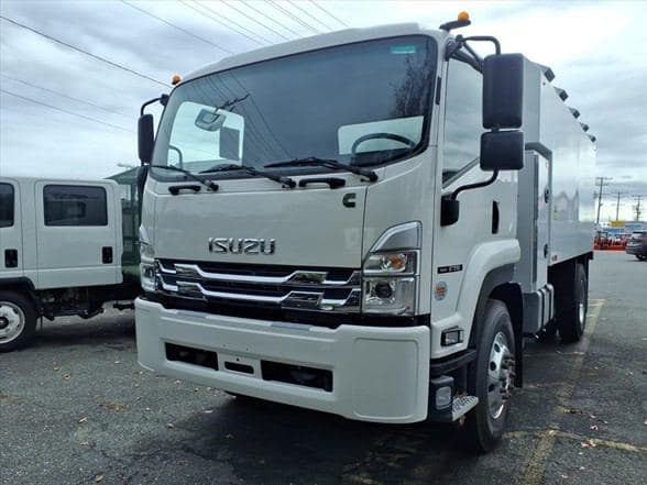 2025 Isuzu FTR image 2