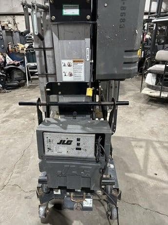 2017 JLG 30AM image 7