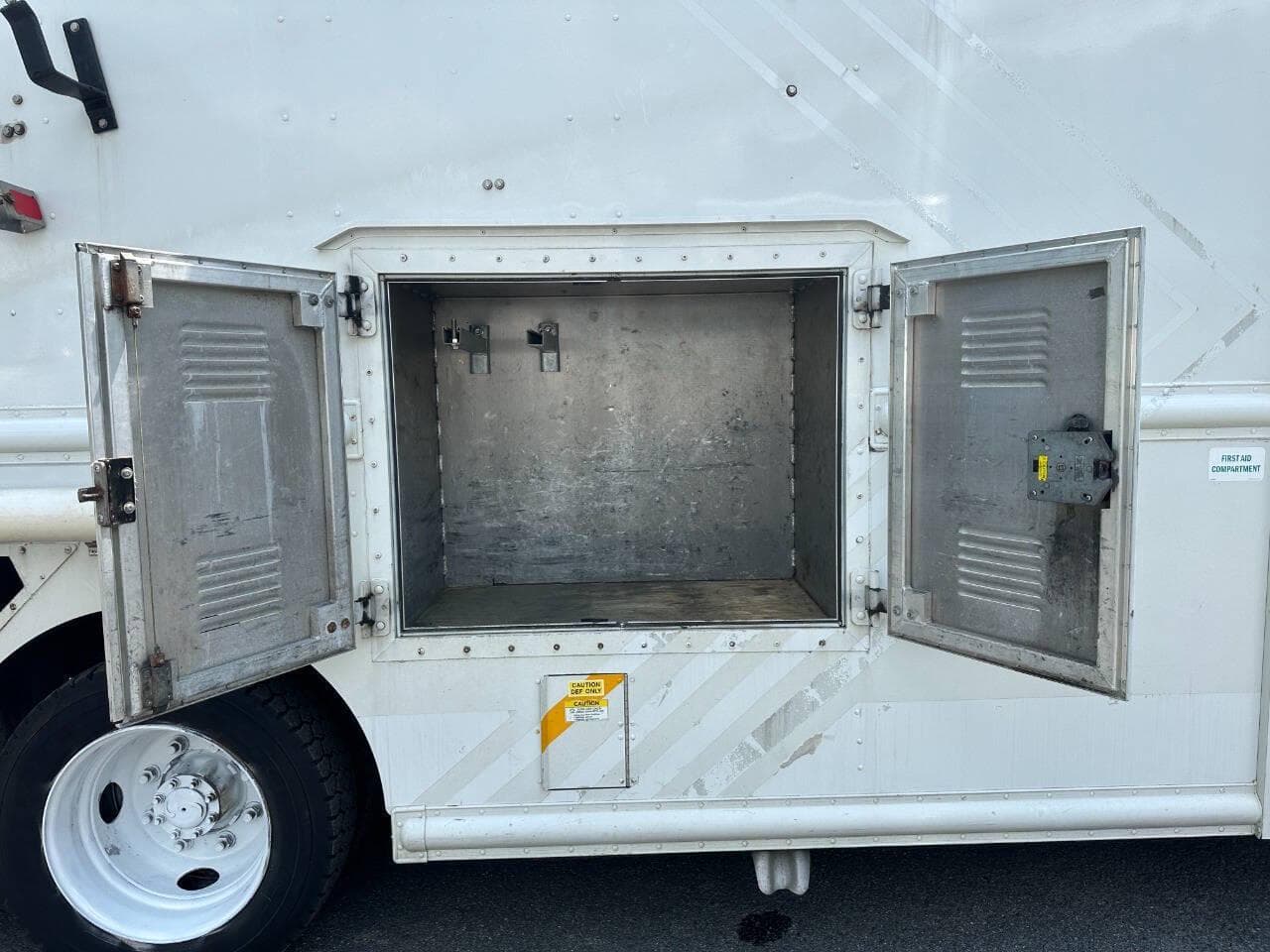 2016 Freightliner MT45 image 24