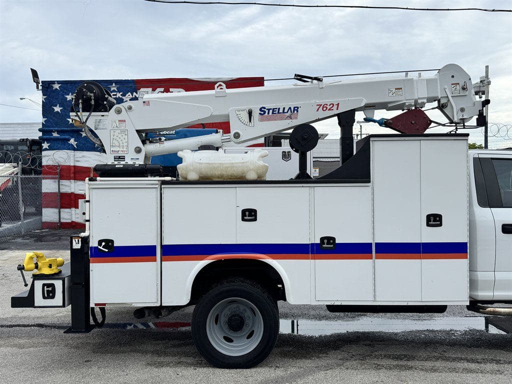 2017 Ford F550 image 15