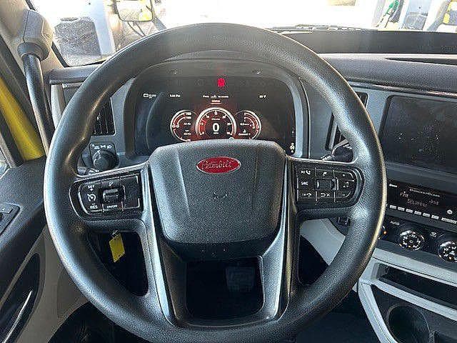 2023 Peterbilt 579 image 11