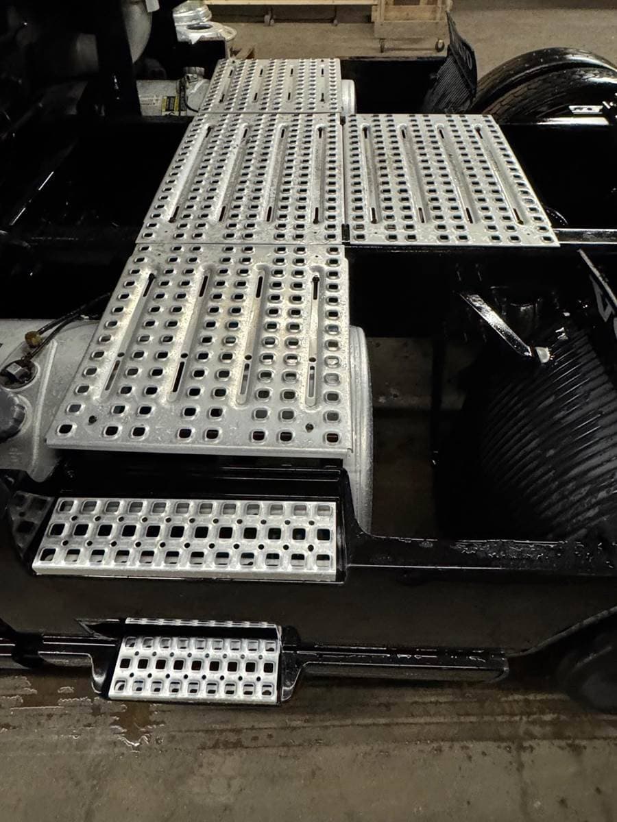 2023 Volvo VNL image 18