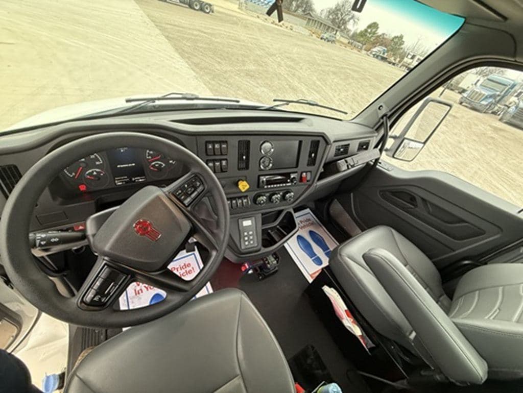 New 2027 KENWORTH T280 image 3