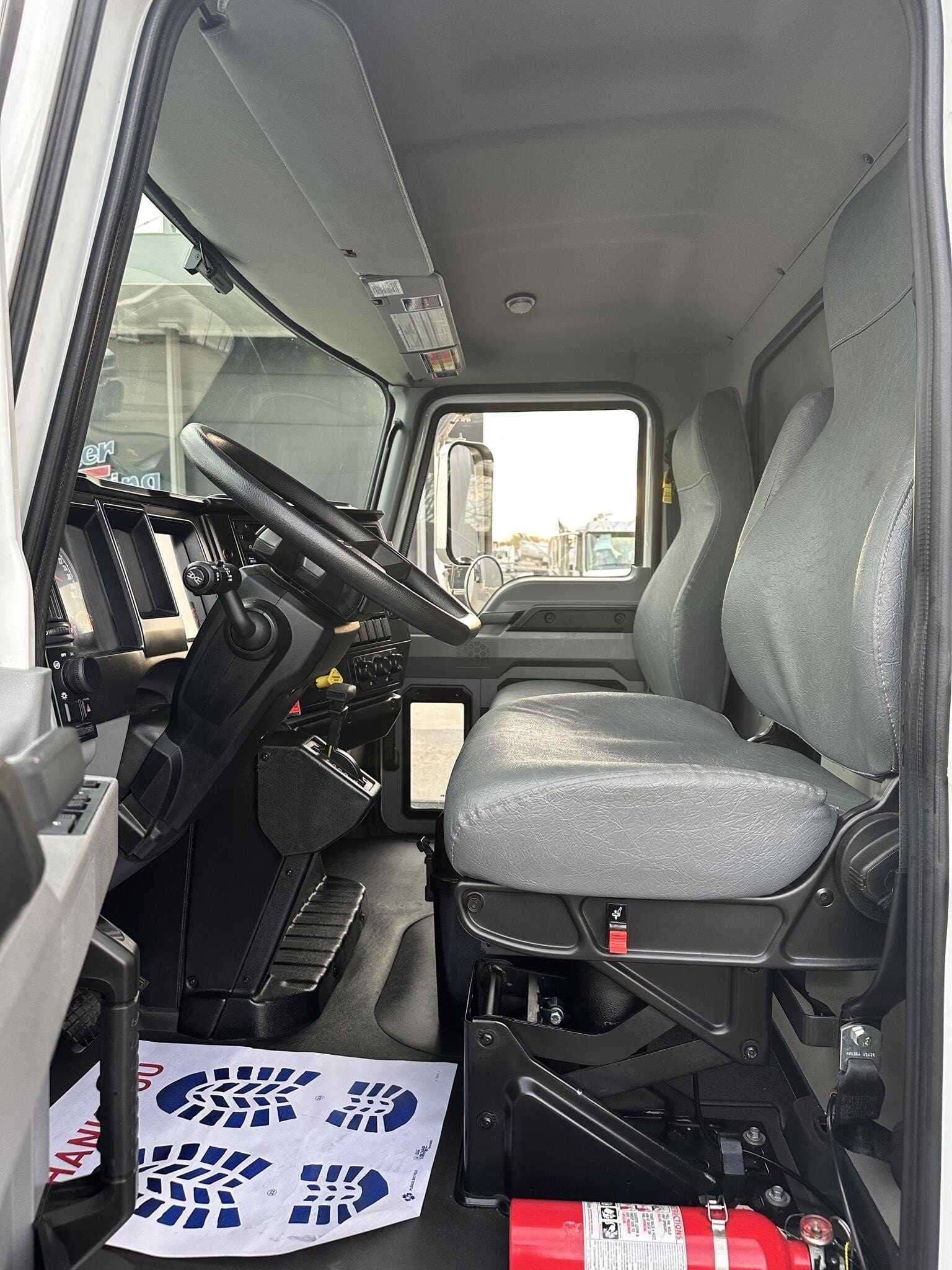 Used 2021 MACK MD6 Reefer/Refrigerated Truck image 7