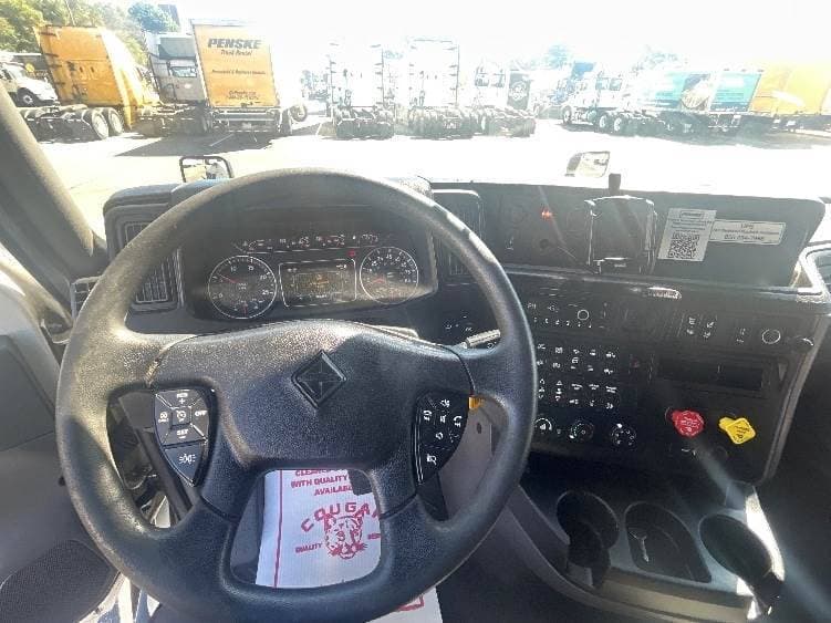 2023 International LT62F image 6