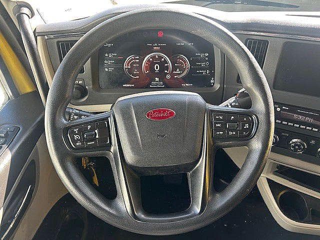 2023 Peterbilt 579 image 12