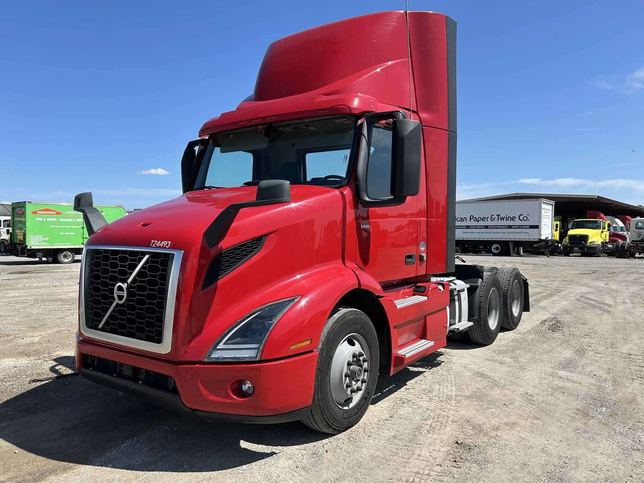 2020 Volvo VNR64T300 image 3