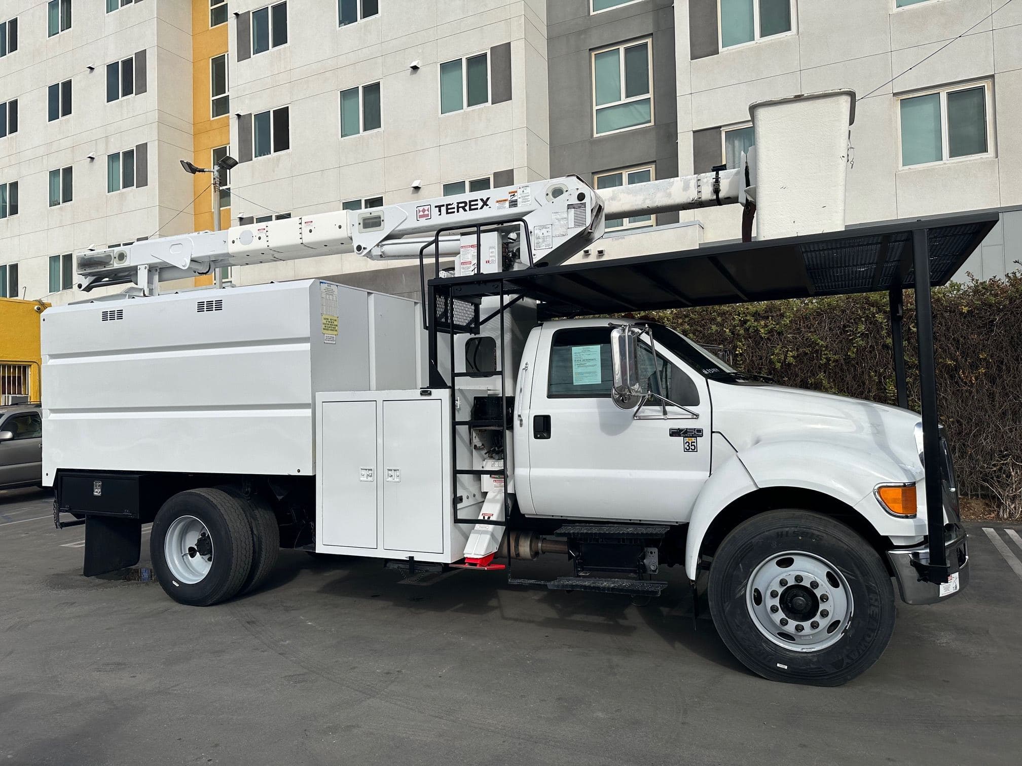 2010 Ford F-750 Forestry Tree Truck image 9