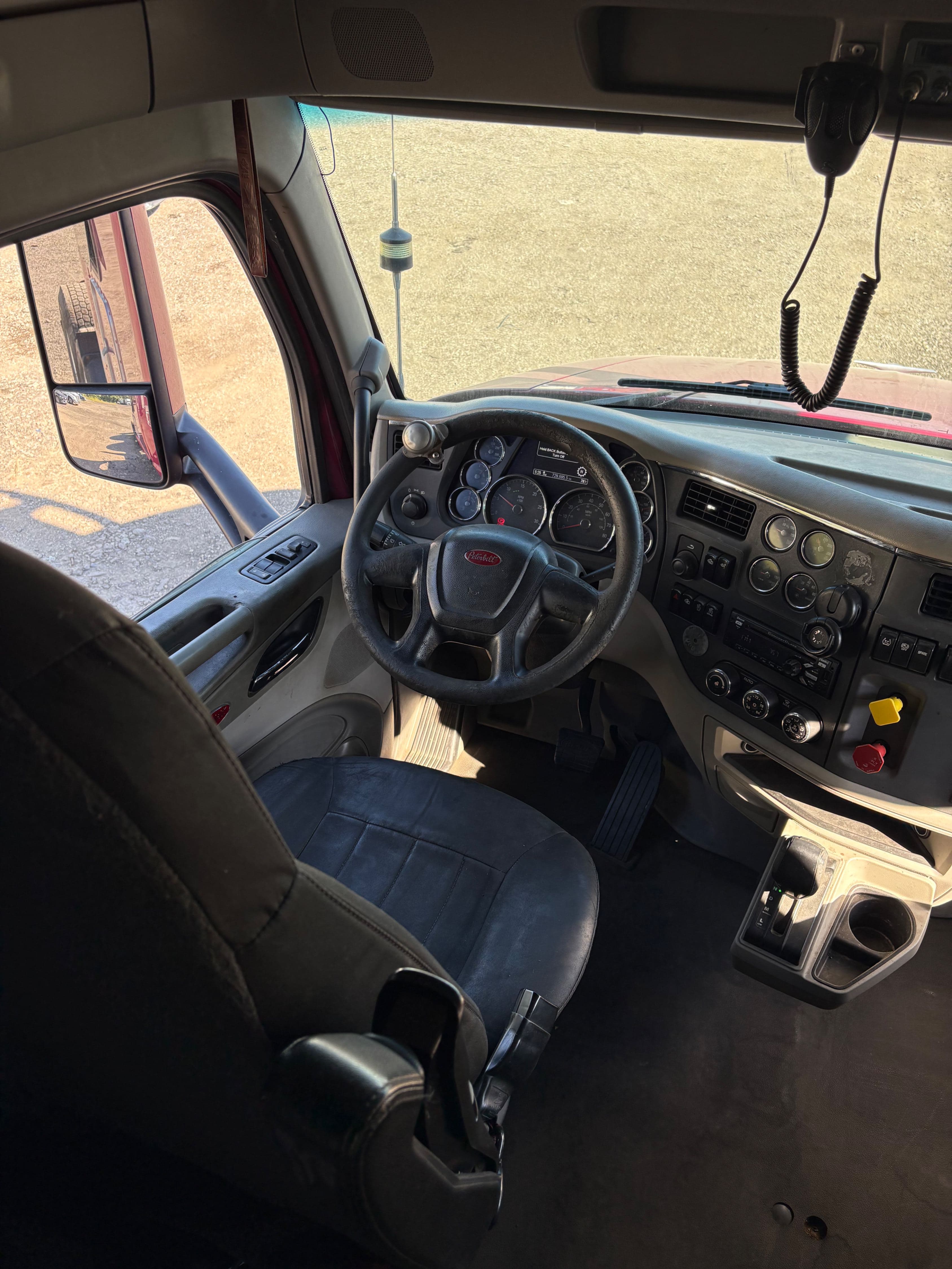 2018 Peterbilt 579 image 6