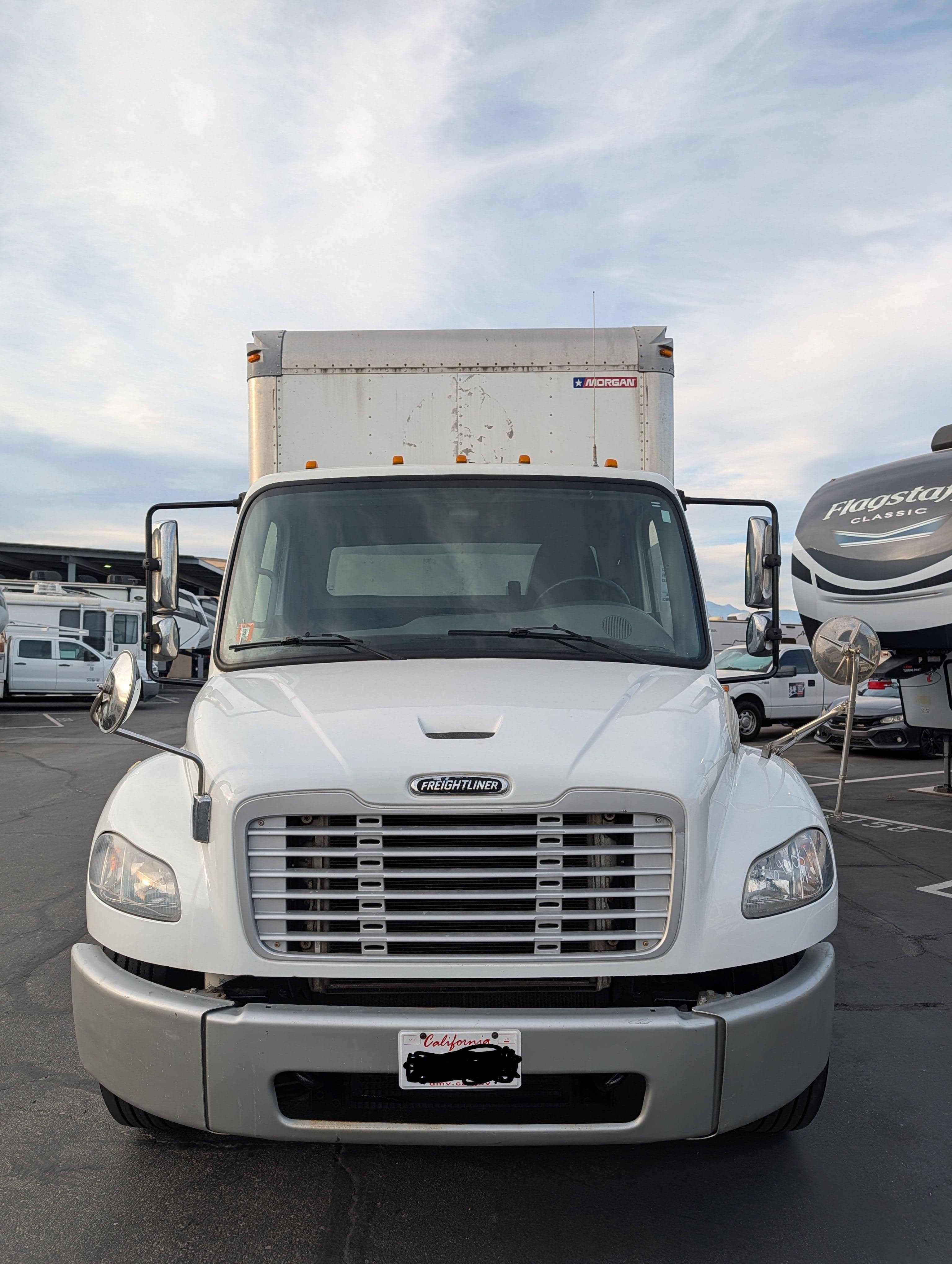 2016 Freightliner M2 image 2